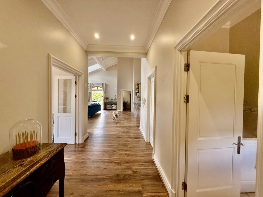 To Let 4 Bedroom Property for Rent in Constantia Western Cape